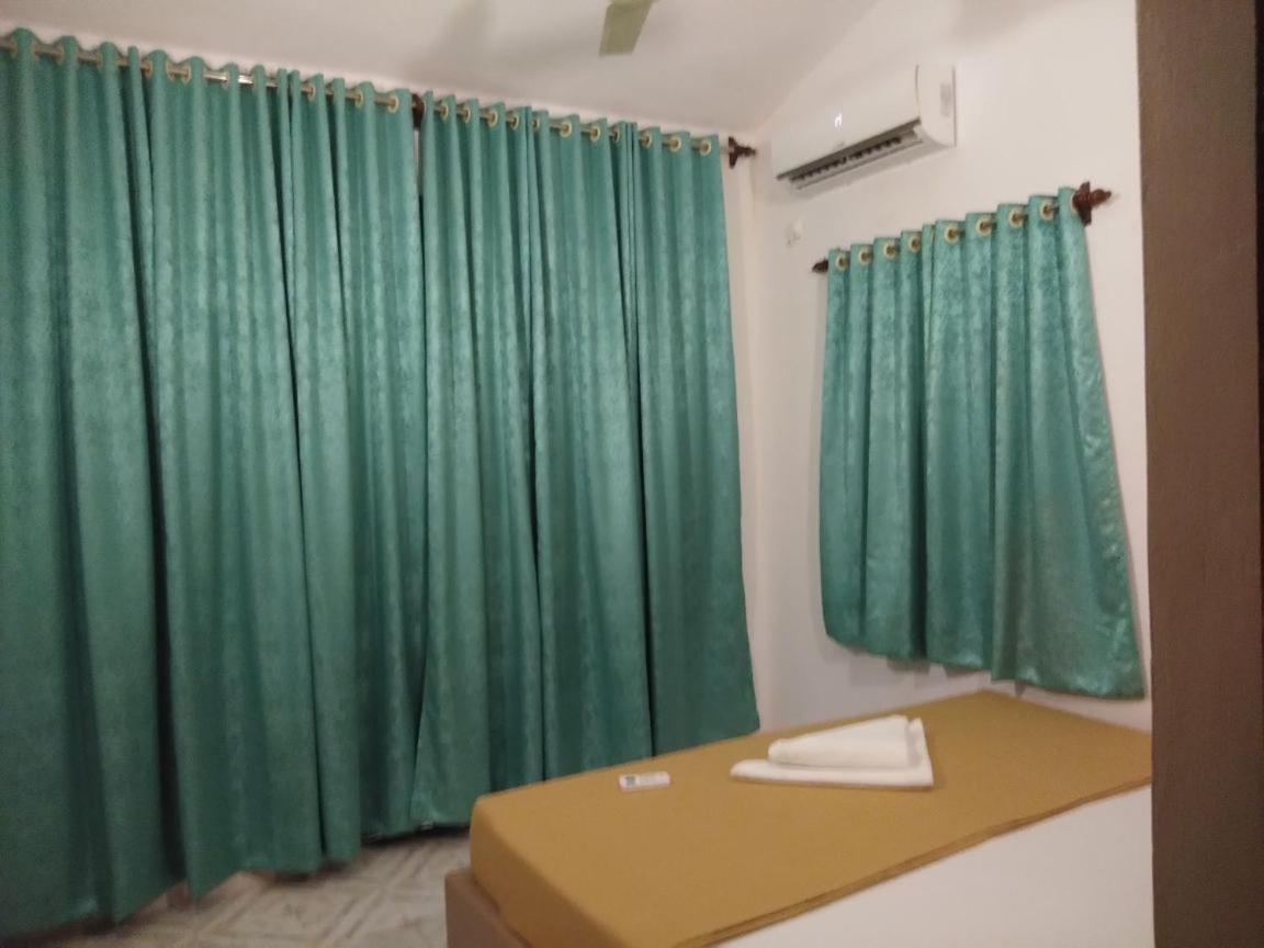Fullmoon Beach Place Candolim Εξωτερικό φωτογραφία